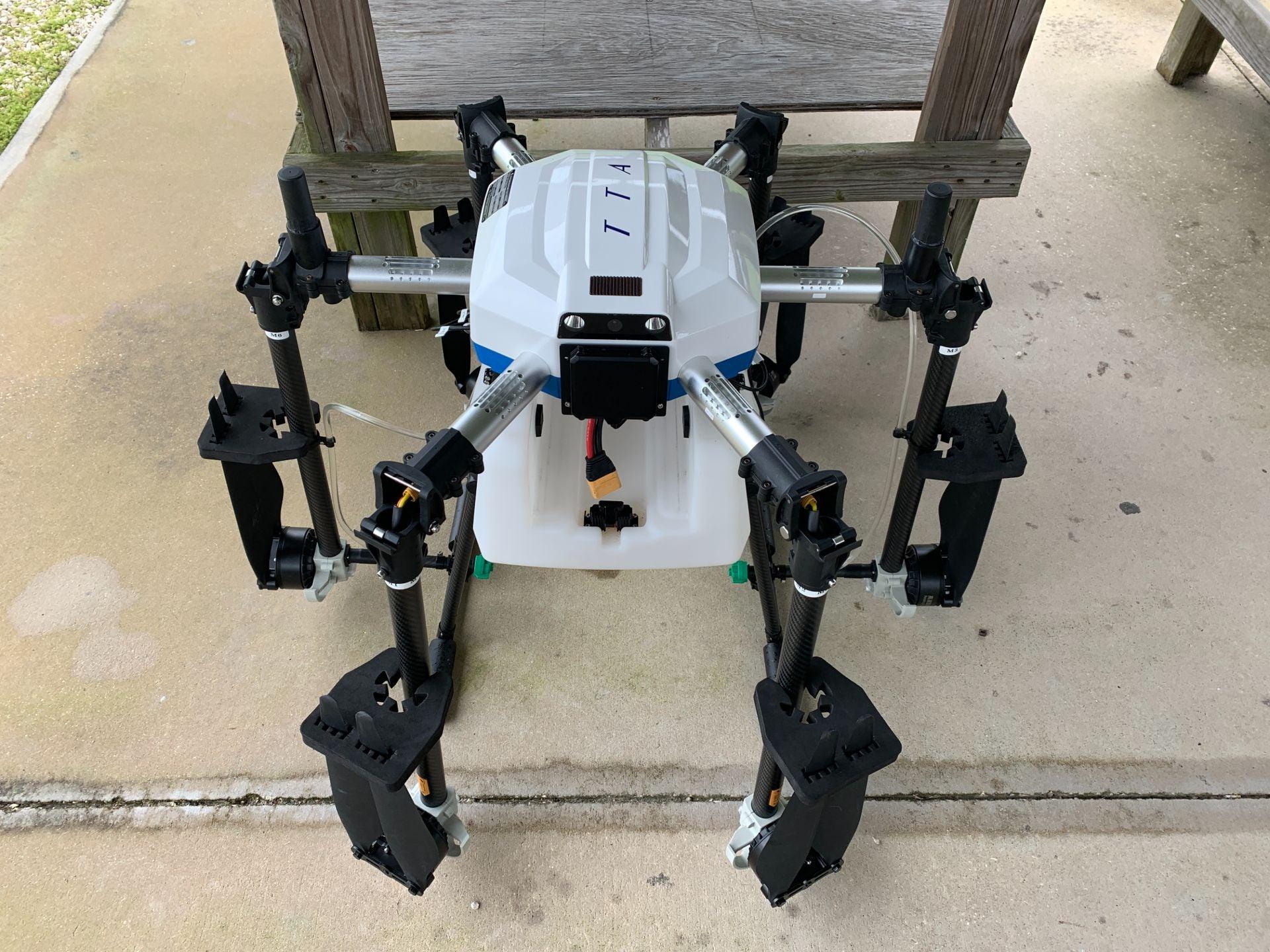 TTA G200 16L Agriculture Drone - 6 Axis 4 Acre/10min RTK Positioning Seed Sprayer Spreader Agri Drone 8 TTA G200 16L Agriculture Drone - 6 Axis 4 Acre/10min RTK Positioning Seed Sprayer Spreader Agri Drone - صورة TTA G200 16L Agriculture Drone - 6 Axis 4 Acre/10min RTK Positioning Seed Sprayer Spreader Agri Drone - صورة 8