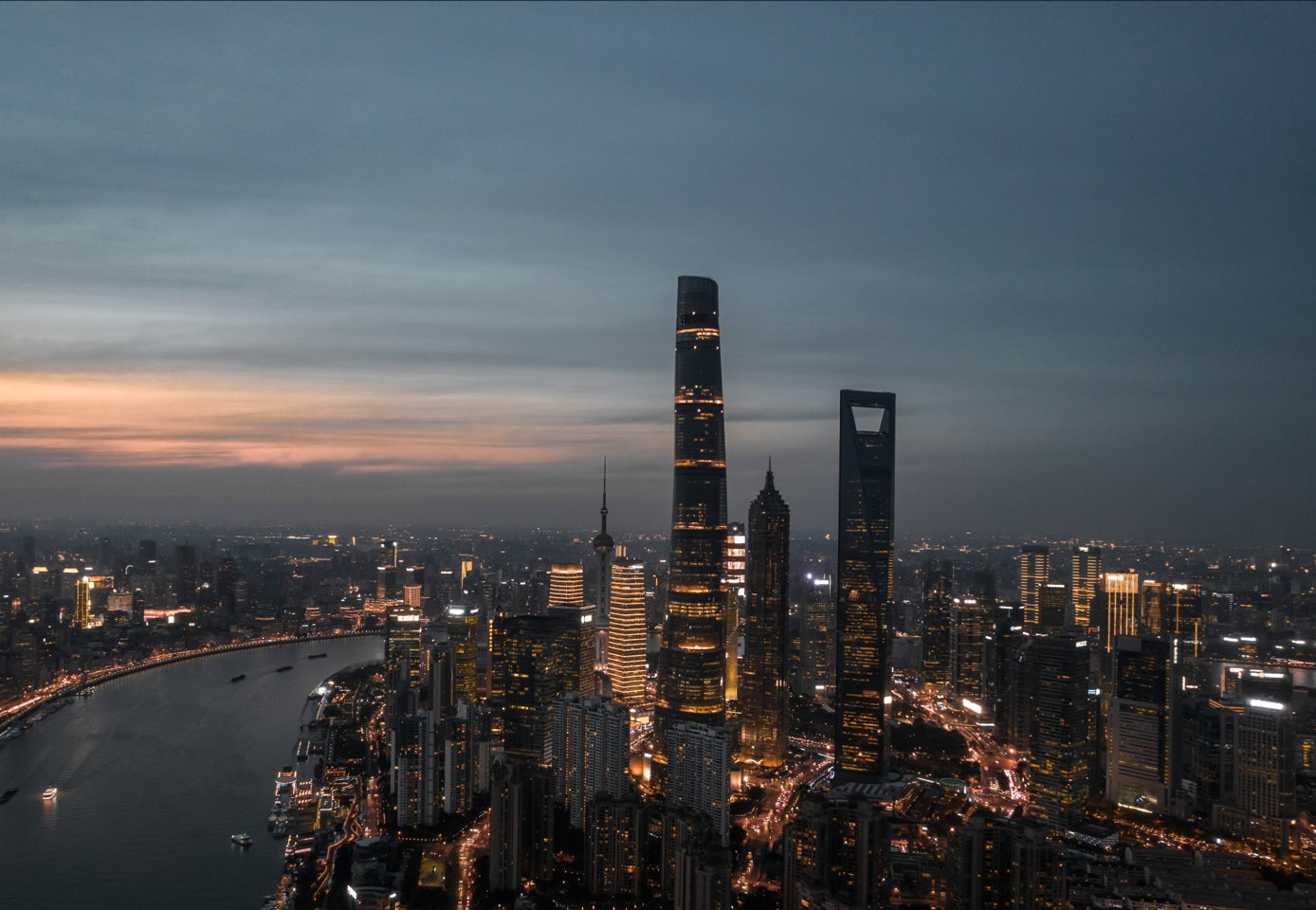 DJI Air 2S, the 10-bit Dlog-M color profile can record up to one billion colors while retaining