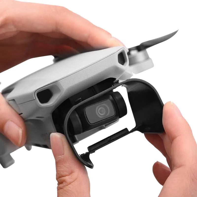 Provide multi-directional protection for the lens to prevent foreign objects from collision and dust,