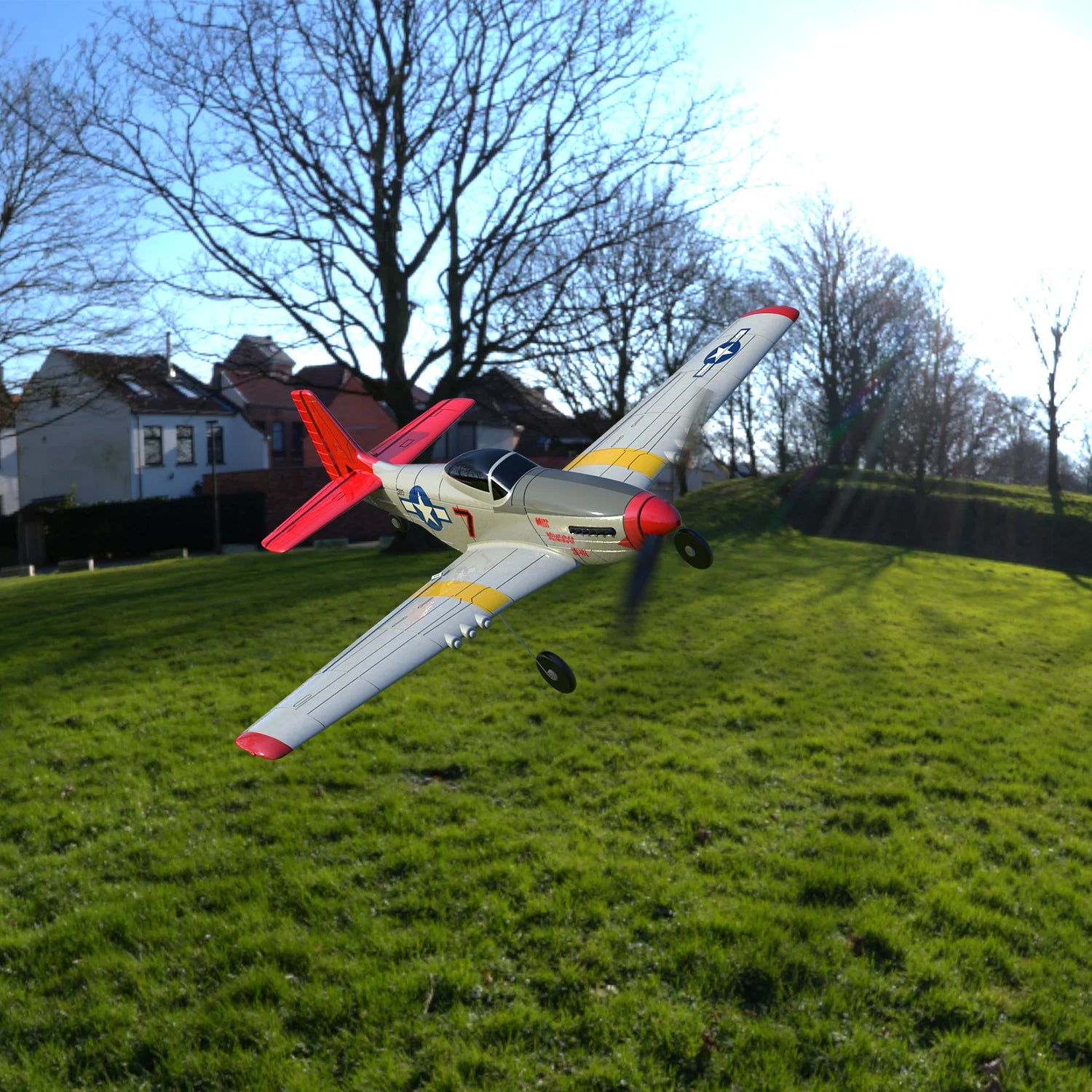 P51D RC-Flugzeug – 2-Kanal/4-Kanal-Ein-Tasten-Kunstflug-RC-Flugzeug RTF Mustang-Flugzeug mit Xpilot-Stabilisierungssystem (761-5 RTF) 13 P51D RC Airplane, it was officially adopted by the U.S. military in December 1941 . it was widely