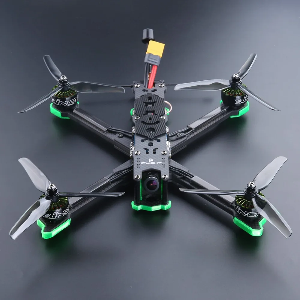 Дрон iFlight TITAN XL5 FPV — аналоговый, 250 мм, 5 дюймов, 4S 6S BNF с камерой RaceCam R1 Mini, 2,1 мм/стек BLITZ F7 45A/XING 2208 7 iFlight TITAN XL5 FPV Drone, the attention to detail is evident, and the quadcopter exudes a sense of