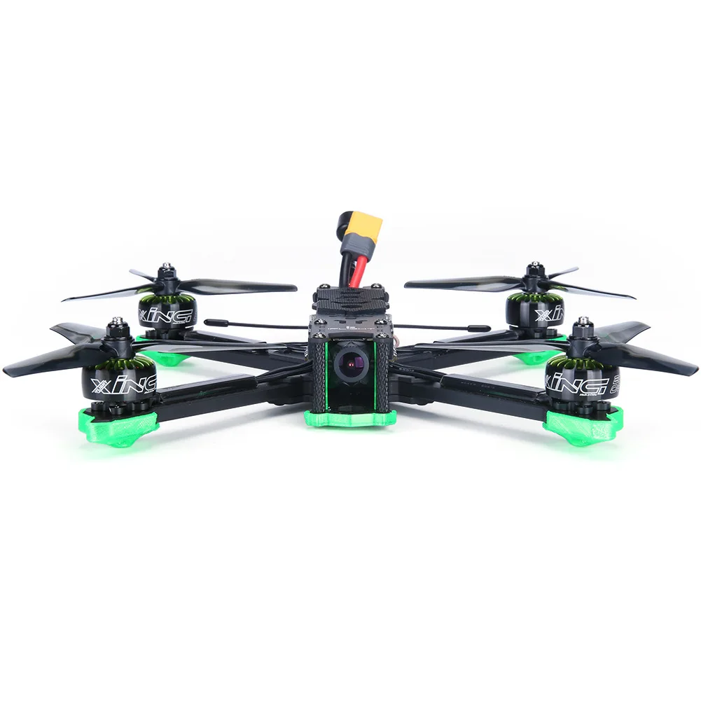 Дрон iFlight TITAN XL5 FPV — аналоговый, 250 мм, 5 дюймов, 4S 6S BNF с камерой RaceCam R1 Mini, 2,1 мм/стек BLITZ F7 45A/XING 2208 15 iFlight TITAN XL5 FPV Drone, the attention to detail is evident, and the quadcopter exudes a sense of