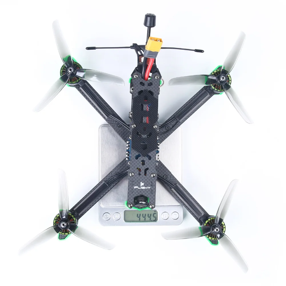Дрон iFlight TITAN XL5 FPV — аналоговый, 250 мм, 5 дюймов, 4S 6S BNF с камерой RaceCam R1 Mini, 2,1 мм/стек BLITZ F7 45A/XING 2208 16 iFlight TITAN XL5 FPV Drone, it comes with the well-regarded Caddx Ratel camera, delivering vivid and high