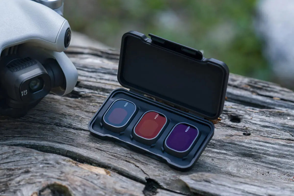 مجموعة فلاتر DJI Mini 4 Pro ND - (ND16/64/256) مصممة للتعامل مع ظروف الإضاءة القاسية والفاصل الزمني للتعرض الطويل. 10 DJI Mini 4 Pro ND Filters Set, ND16/64/256 filters can be used for long exposure and harsh lighting .