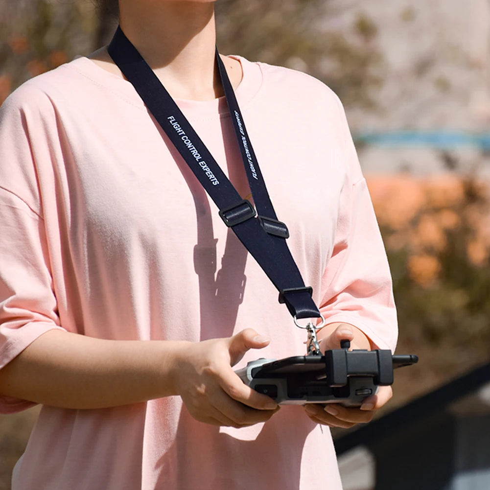 حزام حامل جهاز التحكم عن بعد لـ DJI AIR 2S Mini 2 Mavic Air 2 طائرات بدون طيار حبل الرقبة حزام أمان حبال كاميرا طائرات بدون طيار ملحقات 12 bracket is equipped with a sponge pad and a cable groove to prevent scratches on the phone