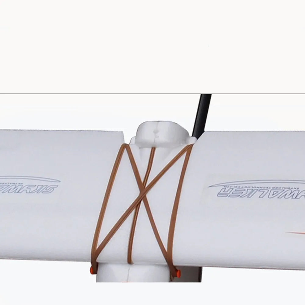 Skywalker 1720 FPV Glider, high efficiency with a T-tail fin, with strong and efficient aerodynamic performance .