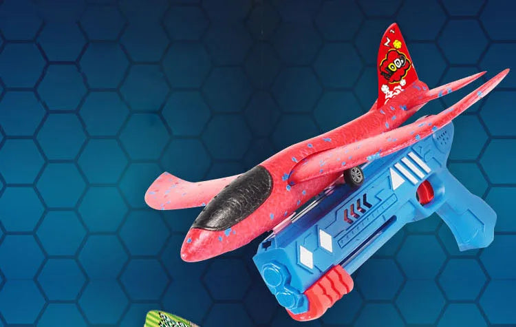 Airplane, push and pull the load, pull the trigger, and launch the gliding aircraft