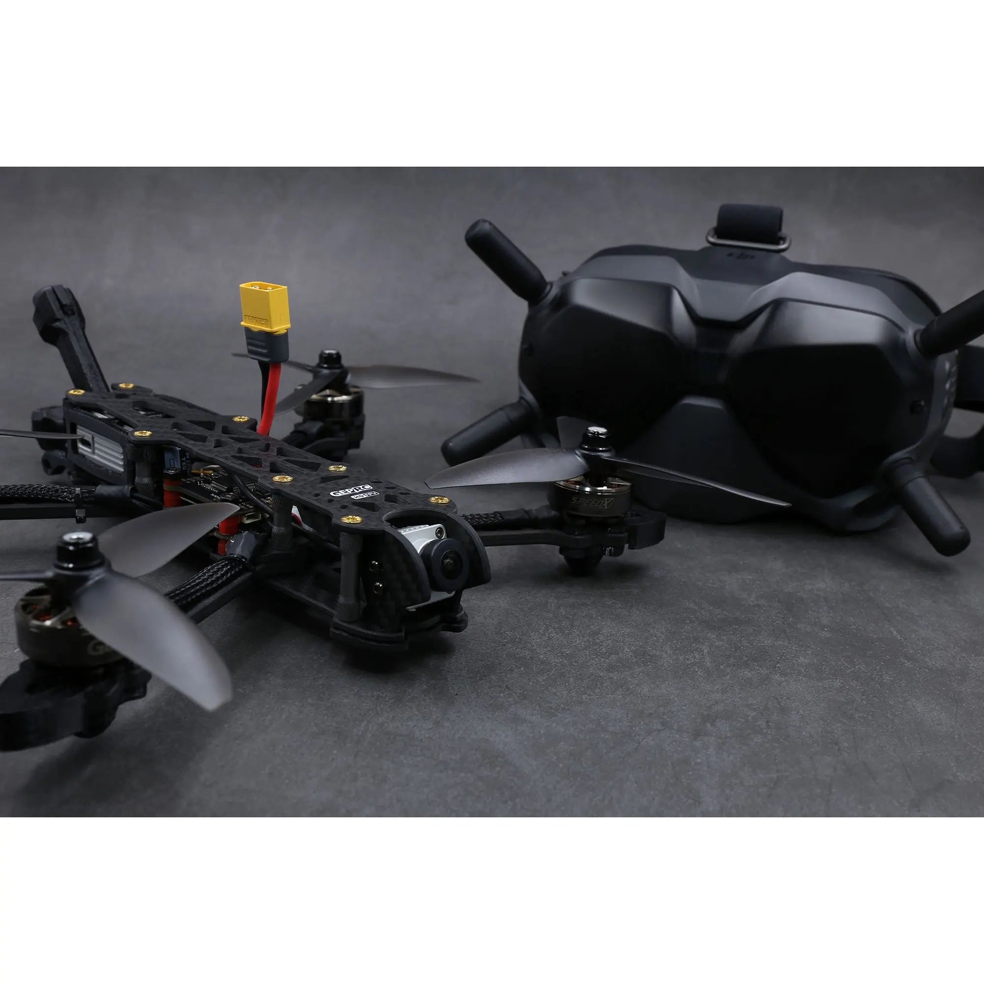 طائرة بدون طيار GEPRC MARK4 FPV - HD5 DJI FPV HD مع جهاز استقبال DJI ومحركات 2306.5 1850KV 6S 21 GEPRC MARK4 FPV Drone, lower latency rates within 28 ms, a 4km maximum transmission range .