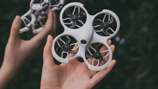 BETAFPV Cetus Pro FPV Kit, the camera tilt degree of 30° provides flexibility in adjusting the field of view according to your