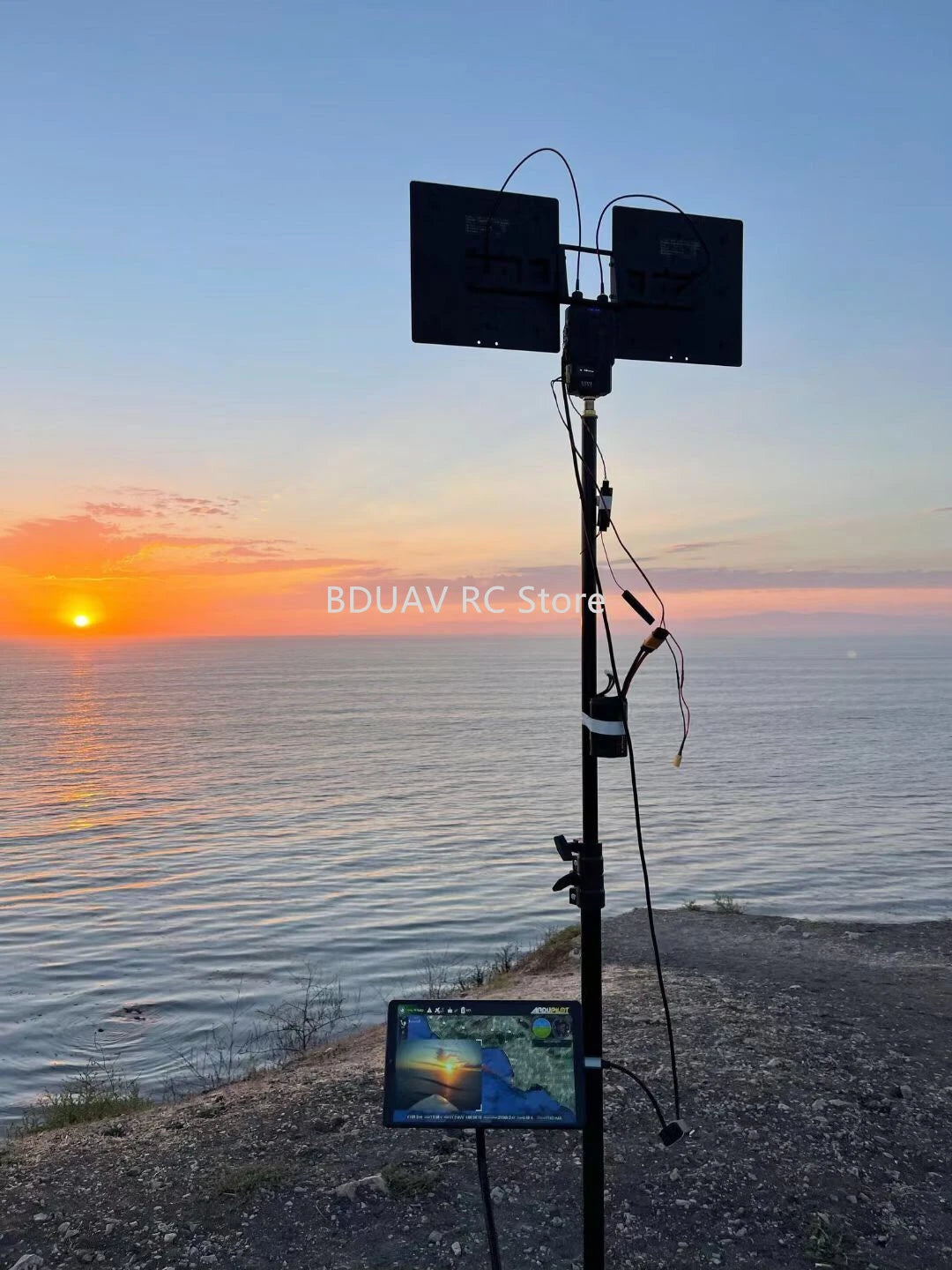 SIYI HM30 Transmitter, the ground unit and the air unit are using SMA connectors for antenna installation 