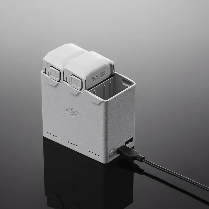 it can also be used as a mobile power source and store batteries for convenient carrying